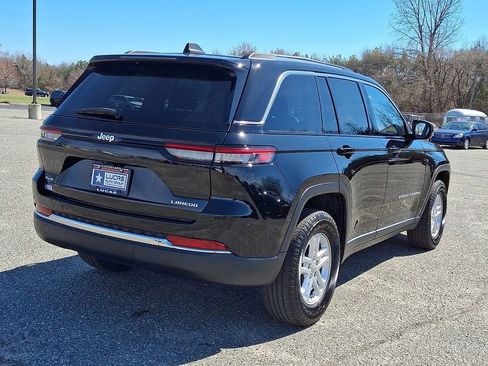 Used 2023 Jeep Grand Cherokee Laredo AWD/4WD image 11