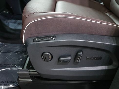 New 2025 Volkswagen ID. Buzz Pro S image 21