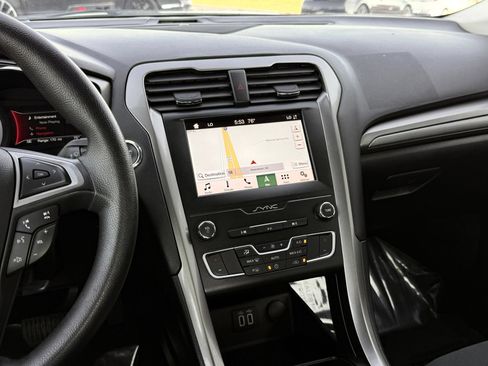 Used 2019 Ford Fusion SE FWD image 30