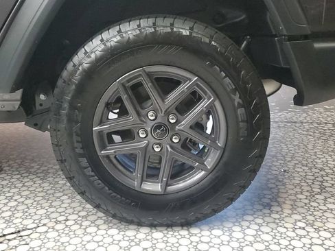 Used 2026 Jeep Wrangler Unlimited Sport AWD/4WD image 6