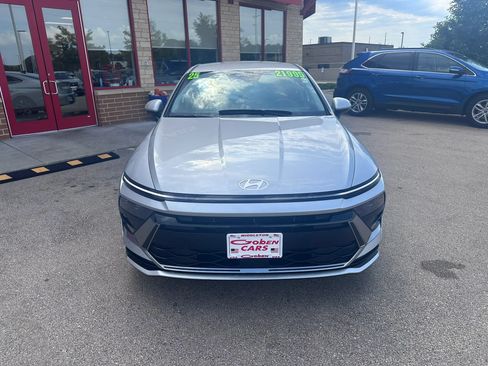 Used 2025 Hyundai Sonata SEL FWD image 2