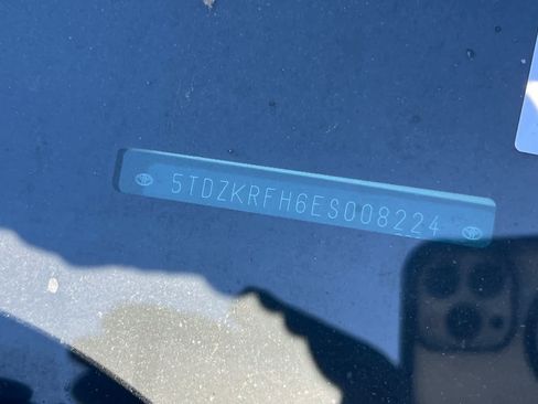 Used 2014 Toyota Highlander Plus FWD image 23