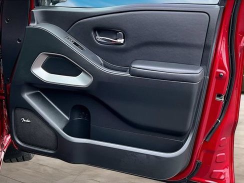 Certified 2024 Nissan Frontier SL RWD image 28