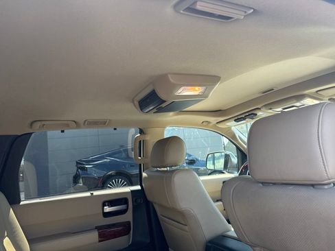 Used 2022 Toyota Sequoia Platinum AWD/4WD image 5