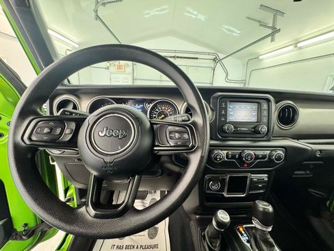 Used 2019 Jeep Wrangler Unlimited Sport AWD/4WD image 17