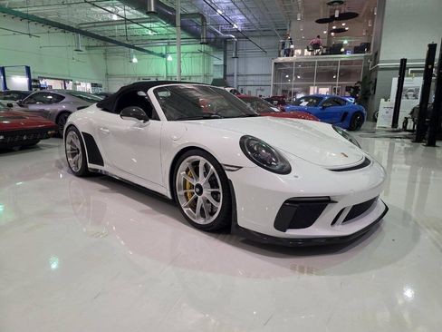 Used 2019 Porsche 911 Speedster RWD image 5