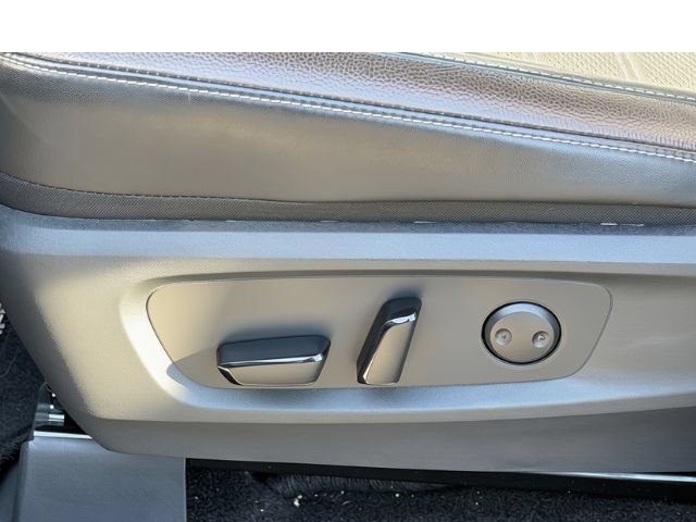 Used 2024 Nissan Pathfinder Platinum AWD/4WD image 32