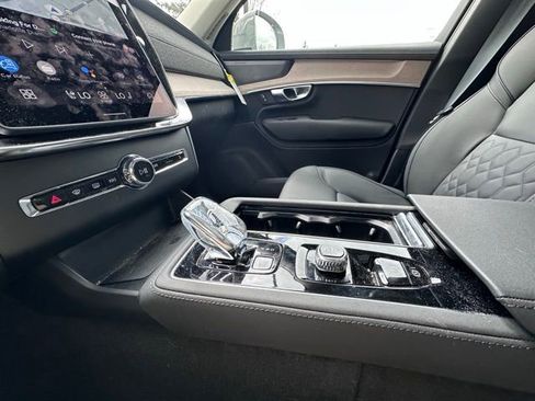 Used 2025 Volvo XC90 T8 Plus w/ Protection Package Premier image 16