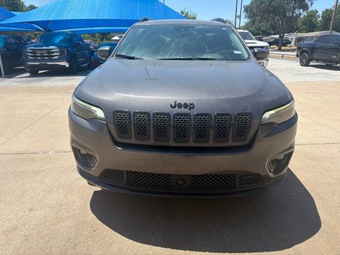 Used 2021 Jeep Cherokee Latitude Plus FWD image 2