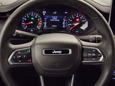 Used 2024 Jeep Compass Latitude w/ Altitude Special Edition AWD/4WD image 8