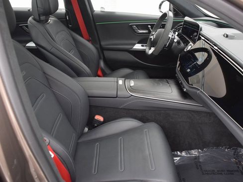 Used 2025 Mercedes-Benz E 53 AMG e 4MATIC Sedan image 15
