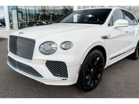 Certified 2022 Bentley Bentayga image 21