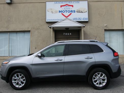 Used 2015 Jeep Cherokee Latitude w/ Comfort/Convenience Group AWD/4WD image 5