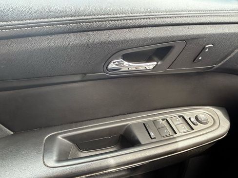 Used 2013 GMC Acadia SLT AWD/4WD image 30