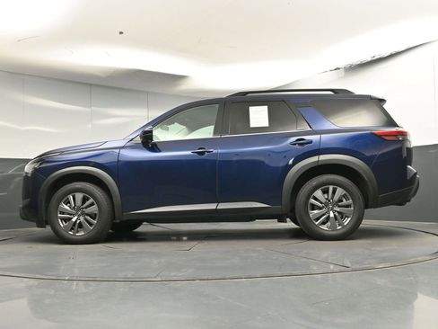 Used 2025 Nissan Pathfinder SV FWD image 29