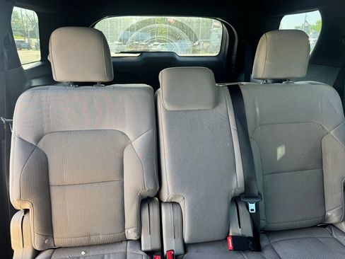 Used 2019 Ford Explorer XLT w/ Equipment Group 201A FWD image 18