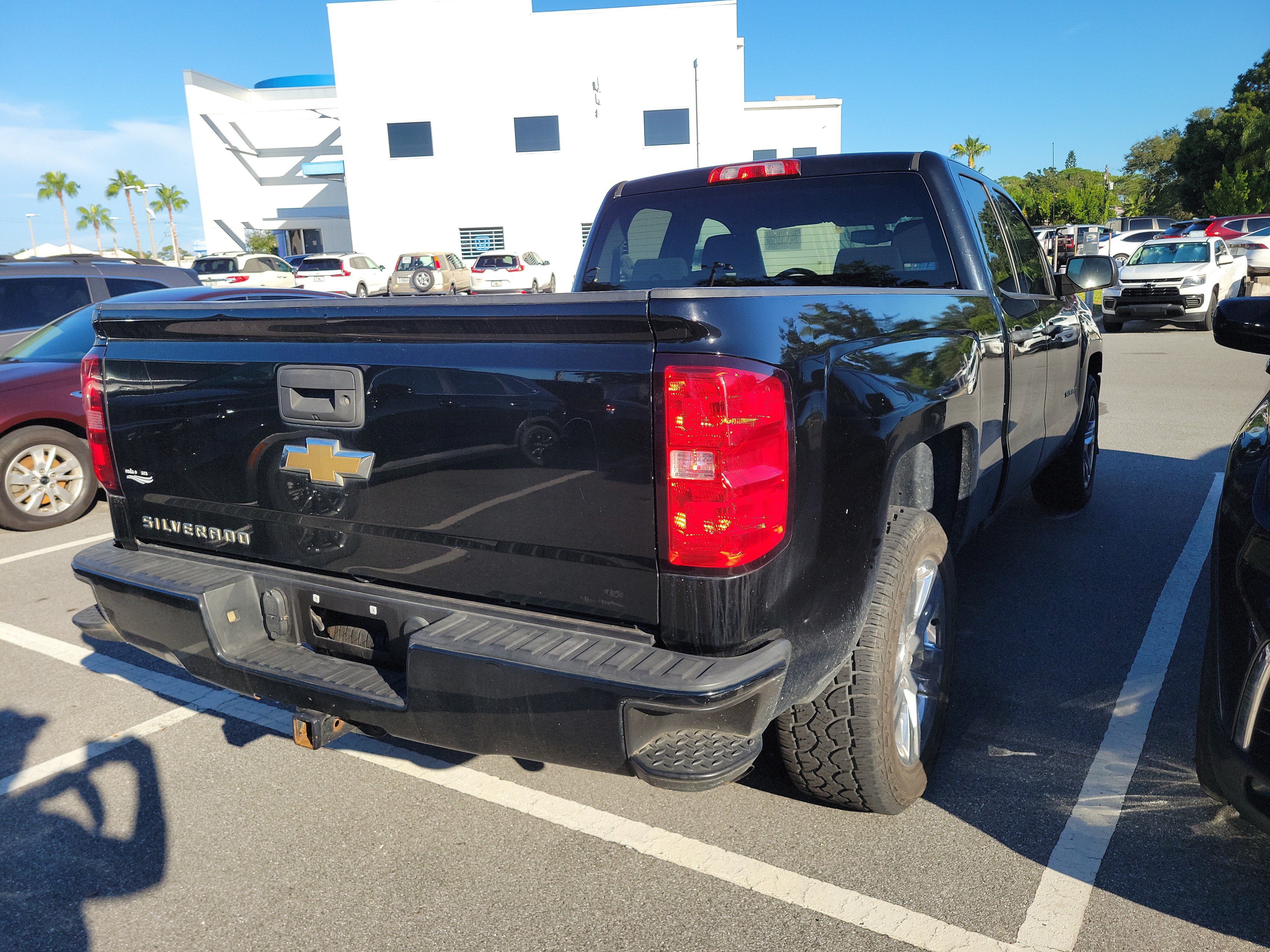 Used 2018 Chevrolet Silverado 1500 Custom w/ Custom Value Package RWD image 10