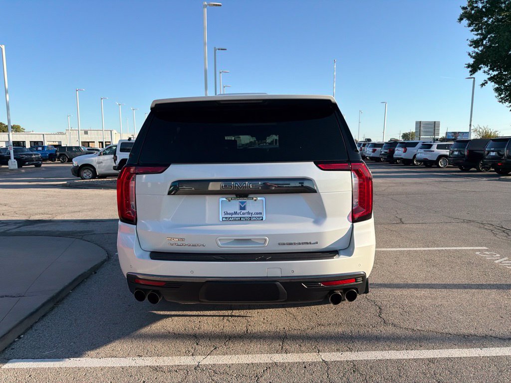 Used 2023 GMC Yukon XL Denali Ultimate AWD/4WD image 3