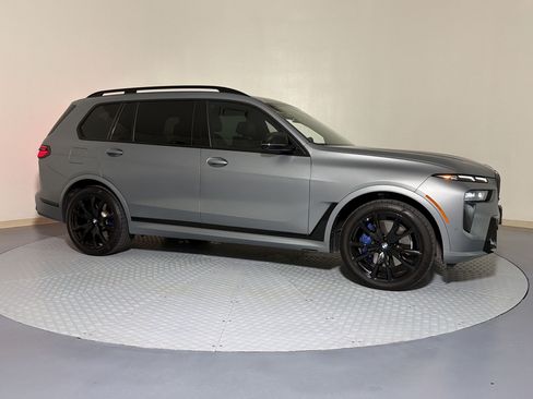 Used 2025 BMW X7 M60i AWD/4WD image 4
