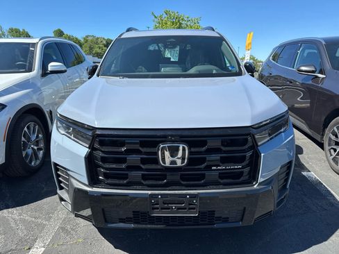 Used 2026 Honda Pilot Black Edition image 4
