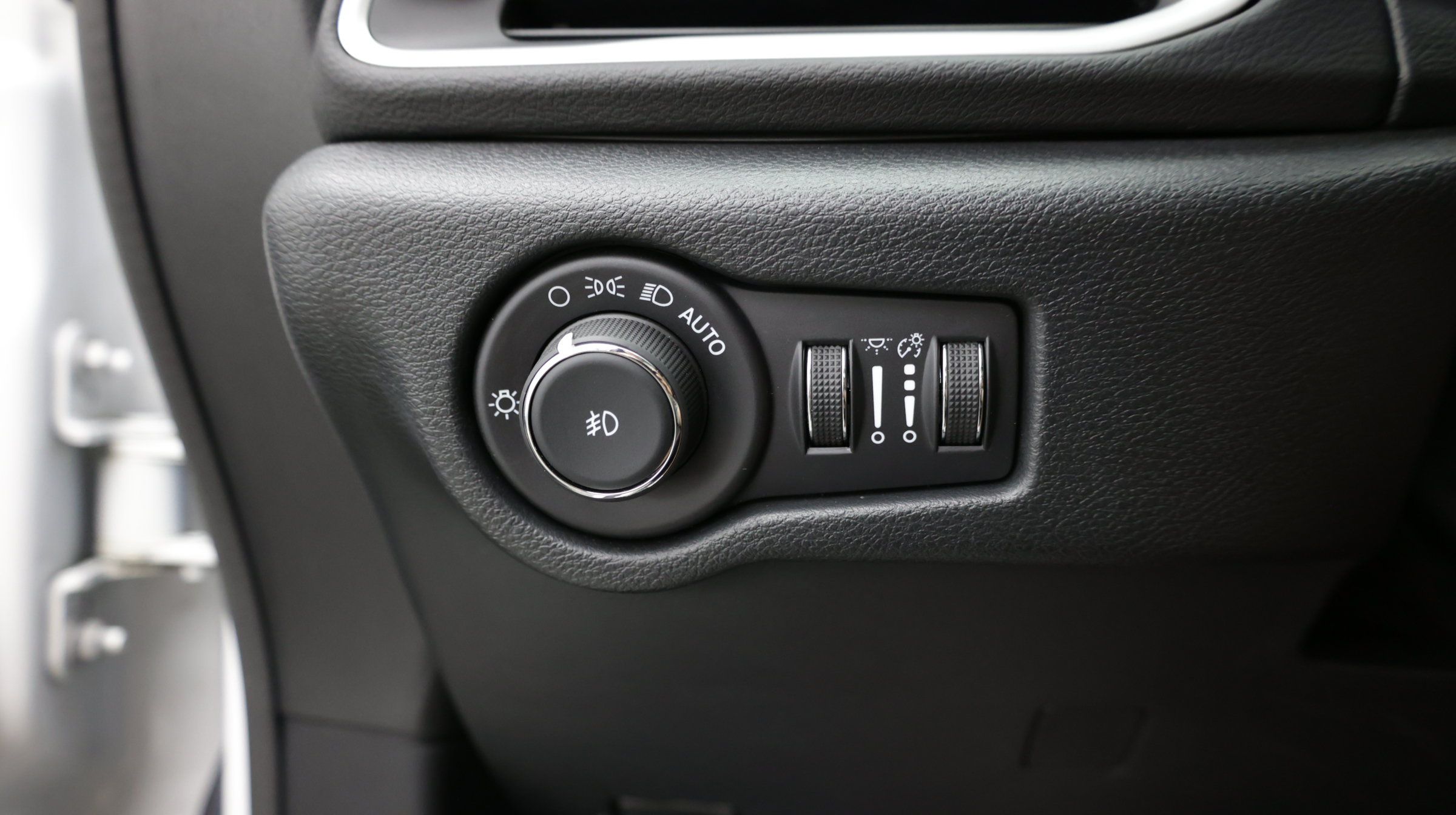 Used 2026 Chrysler Pacifica Select FWD image 18