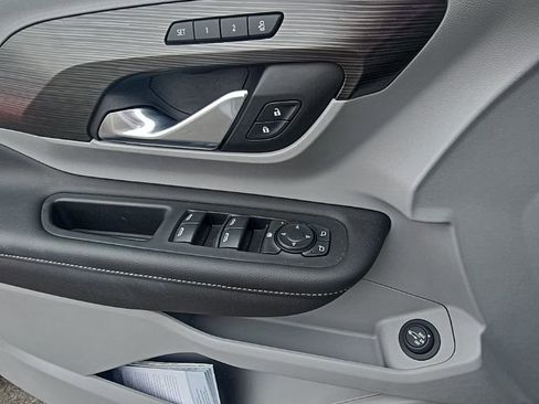 Used 2022 GMC Terrain SLT image 5