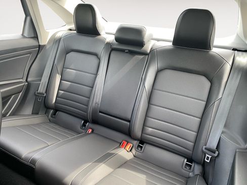 Used 2022 Volkswagen Jetta SE FWD image 16