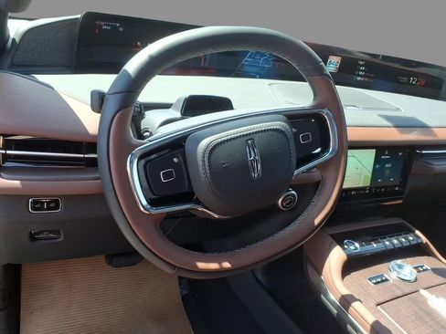 New 2026 Lincoln Navigator Reserve AWD/4WD image 22