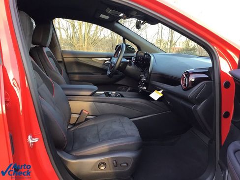 Used 2024 Chevrolet Blazer EV RS image 21