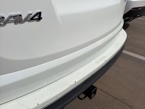 Used 2017 Toyota RAV4 LE w/ Carpet Mat Package image 11