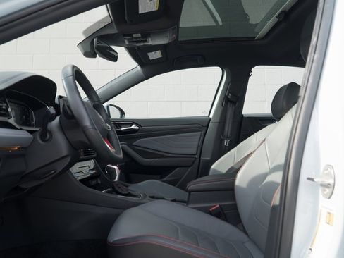 Certified 2025 Volkswagen Jetta GLI Autobahn image 17