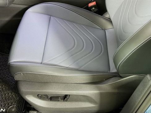 New 2026 Volkswagen Tiguan SE AWD/4WD image 19