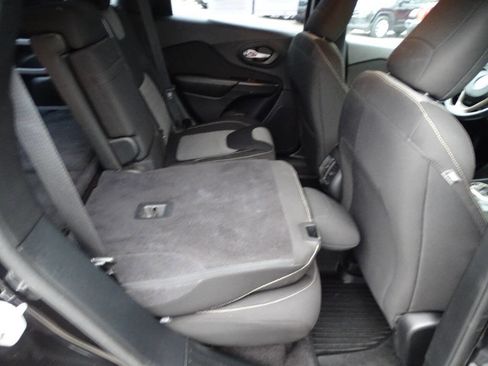Used 2016 Jeep Cherokee Sport w/ Cold Weather Group AWD/4WD image 31