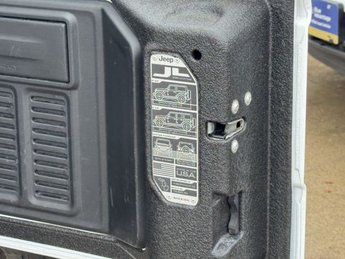 Used 2018 Jeep Wrangler Rubicon image 9