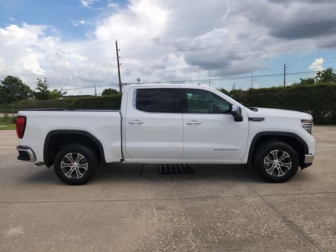 Used 2025 GMC Sierra 1500 SLT RWD image 7