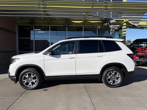 Used 2023 Honda Passport TrailSport image 7