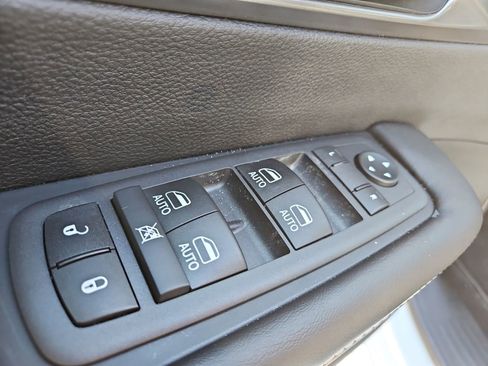 New 2026 Chrysler Pacifica Select w/ S Appearance Package image 22