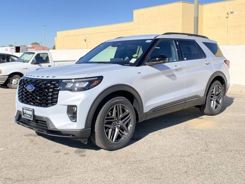 New 2026 Ford Explorer ST-Line w/ ST-Line Street Pack image 1