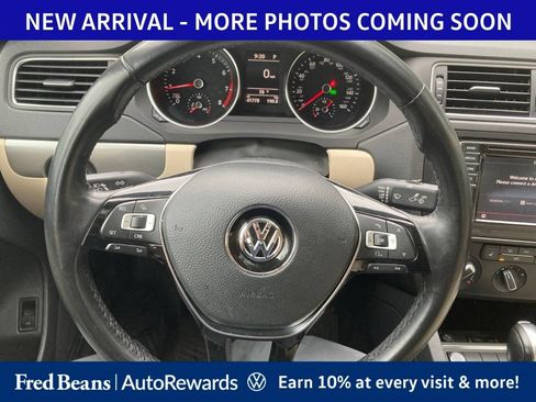 Used 2017 Volkswagen Jetta SE FWD image 12