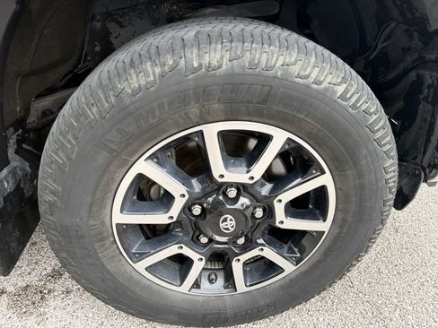 Used 2018 Toyota Tundra Limited w/ Limited Premium Package AWD/4WD image 14