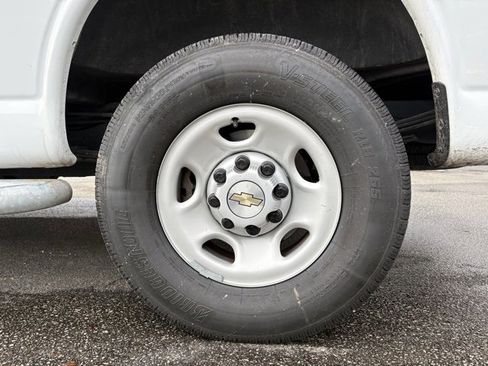 Used 2024 Chevrolet Express 2500 w/ Driver Convenience Package image 18