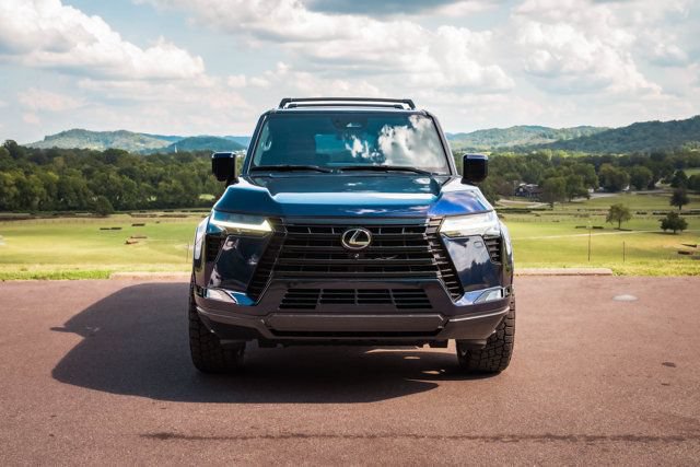 Used 2025 Lexus GX 550 w/ Accessory Package (2T) AWD/4WD image 5
