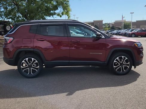 Used 2022 Jeep Compass Limited AWD/4WD image 11