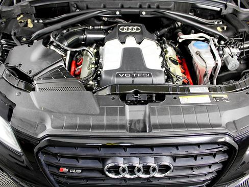 Used 2015 Audi SQ5 Prestige w/ Prestige Package image 44
