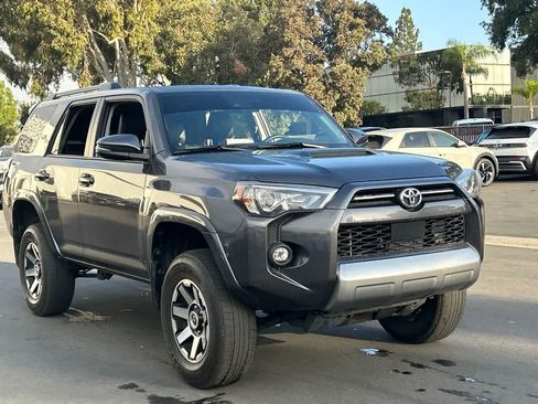 Used 2022 Toyota 4Runner TRD Off-Road Premium w/ Moonroof Package AWD/4WD image 4