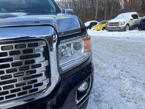 Used 2019 GMC Canyon Denali image 3