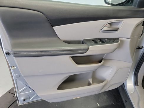 Used 2013 Honda Odyssey LX image 13