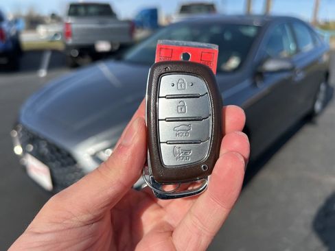 Used 2019 Hyundai Sonata SEL w/ Winter Weather Package image 48