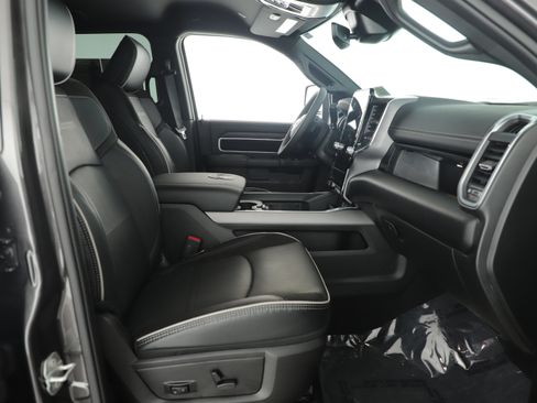 Used 2025 RAM 2500 Laramie image 12