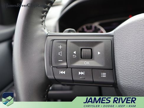 Used 2025 Nissan Rogue SV FWD image 26